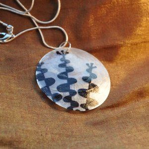 🐯 capiz shell focal pendant 50mm geometric black & white 925 necklace (5010